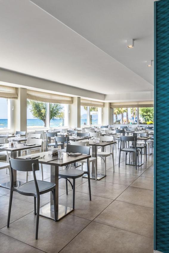 Hotel Ristorante Centosedici Terracina Exterior photo